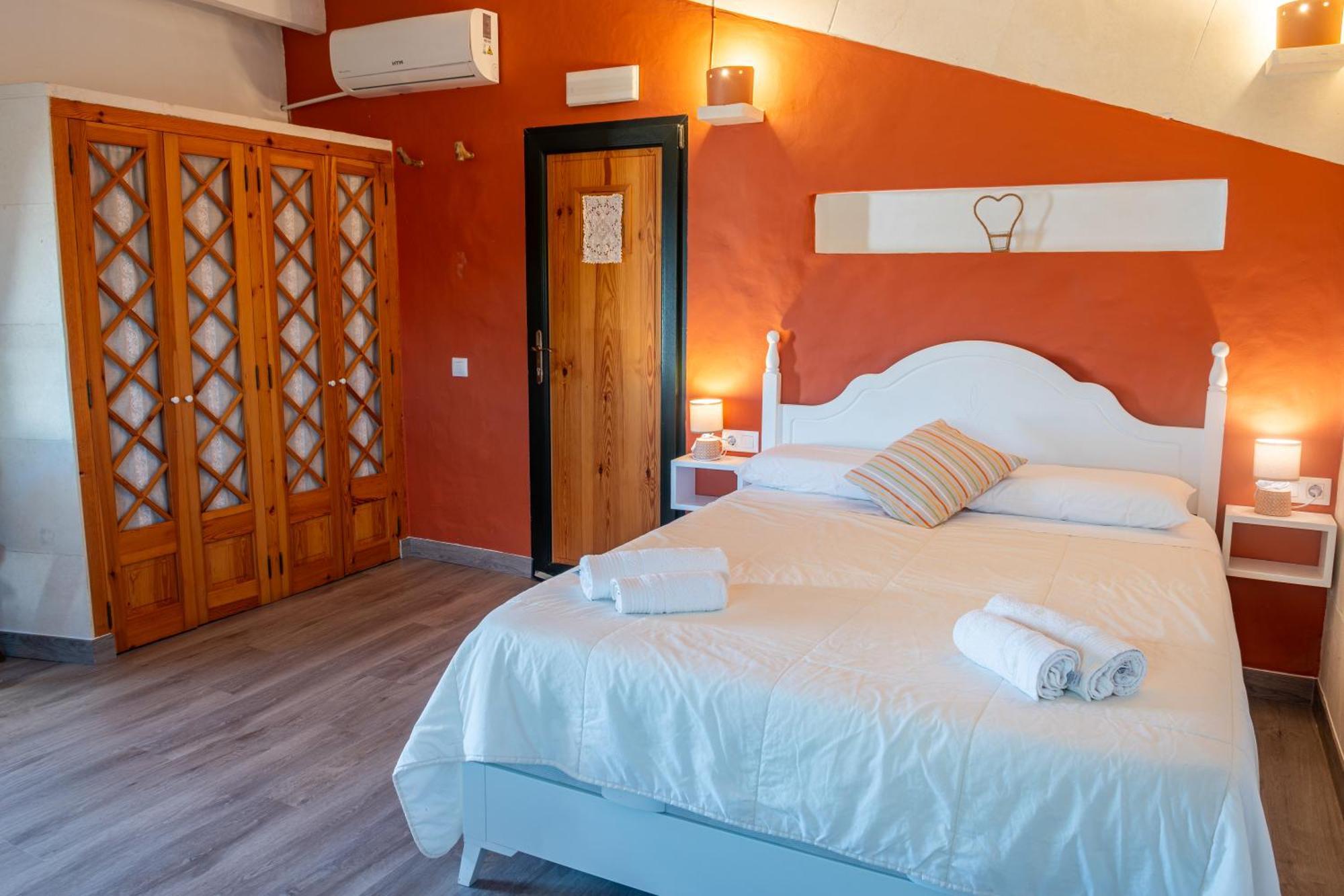 Turismo Rural Biniati Des Pi Sant Lluís Habitación foto